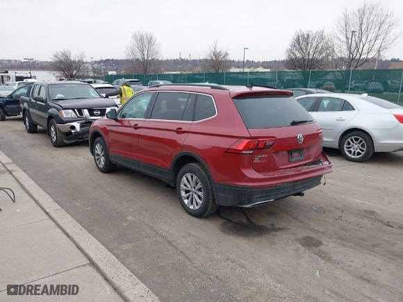 2019 Volkswagen Tiguan SE with VIN 3VV2B7AX3KM044275, listed as a IAAI auction lot 41555655 with 56,501 mi miles. Bid and sale history available at carsss.com. Image 3.