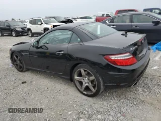 2014 Mercedes-Benz SLK-Class SLK 250 with VIN WDDPK4HAXEF089177, listed as a Copart auction lot 71158894 with 29,135 mi miles and Salvage Title. Bid and sale history available at carsss.com. Image 2.