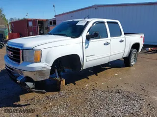 2011 GMC Sierra 1500 SLE with VIN 3GTP2VE32BG247348, listed as a IAAI auction lot 41740121 with 247,646 mi miles. Bid and sale history available at carsss.com. Image 2.