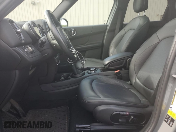 2018 MINI Countryman Cooper with VIN WMZYV5C31J3E04841, listed as a Copart auction lot 73400944 with 28,854 mi miles and Salvage Title. Bid and sale history available at carsss.com. Image 7.
