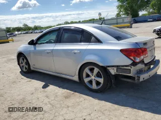 2014 Chevrolet Cruze 2LT z VIN 1G1PE5SB3E7417065, wystawiony jako Copart lot #55464935 z przebiegiem 60 720 mil mil oraz Szkoda całkowita • Salvage title. Historia ofert i sprzedaży dostępna na DreamBid. Obrazek 2.