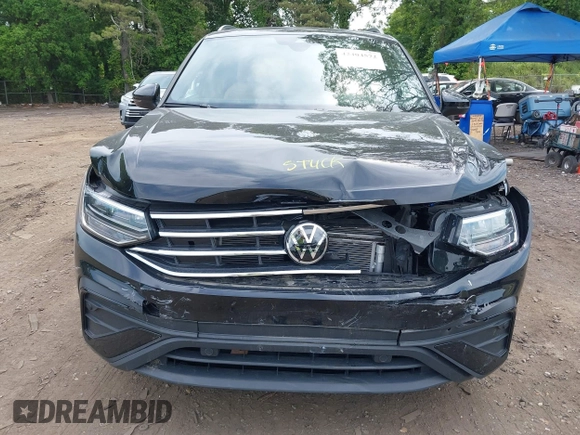 2024 Volkswagen Tiguan SE with VIN 3VVMB7AX6RM079301, listed as a IAAI auction lot 42404572 with 8,573 mi miles and . Bid and sale history available at DreamBid. Image 12.