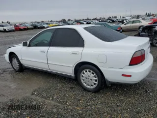 1997 Honda Accord EX with VIN 1HGCD565XVA178602, listed as a Copart auction lot 84797774 with 250,955 mi miles and Salvage Title. Bid and sale history available at DreamBid. Image 2.