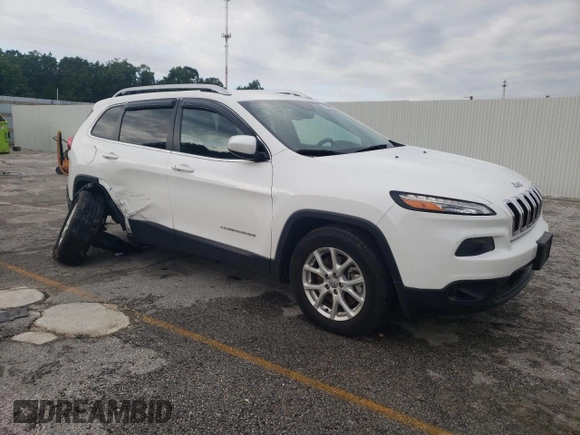 2017 Jeep Cherokee Latitude z VIN 1C4PJMCS5HD226281, wystawiony jako Copart lot #60080625 z przebiegiem 106 777 mil mil oraz Szkoda całkowita • Salvage title. Historia ofert i sprzedaży dostępna na DreamBid. Obrazek 4.