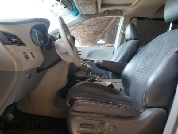 2011 Toyota Sienna SE with VIN 5TDXK3DC6BS081102, listed as a Copart auction lot 55336735 with 238,234 mi miles and Clean title. Bid and sale history available at DreamBid. Image 7.