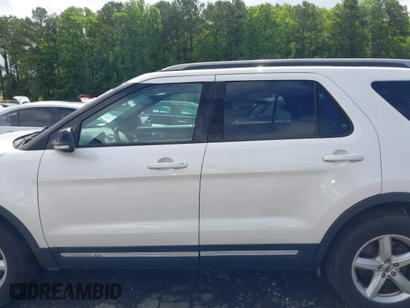 2017 Ford Explorer XLT z VIN 1FM5K8D83HGC80140, wystawiony jako IAAI lot #42336788 z przebiegiem 94 058 mil mil oraz . Historia ofert i sprzedaży dostępna na DreamBid. Obrazek 13.