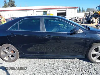2014 Toyota Camry L with VIN 4T1BF1FK0EU732209, listed as a IAAI auction lot 40424721 with 200,271 mi miles. Bid and sale history available at carsss.com. Image 14.