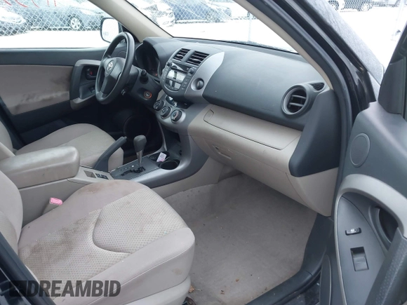 2007 Toyota RAV4 with VIN JTMBD33V276052548, listed as a IAAI auction lot 41355419 with 181,165 mi miles. Bid and sale history available at carsss.com. Image 5.