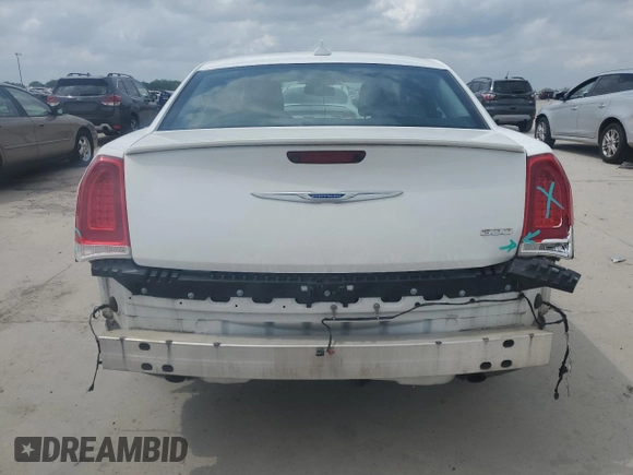 2018 Chrysler 300 Touring z VIN 2C3CCAAG3JH275644, wystawiony jako Copart lot #55079105 z przebiegiem 127 043 mil mil oraz Szkoda całkowita • Salvage title. Historia ofert i sprzedaży dostępna na DreamBid. Obrazek 6.