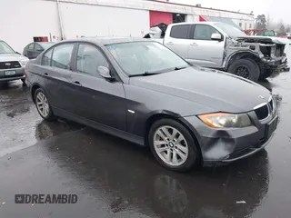 2007 BMW 3 Series 328i z VIN WBAVA33557KX75790, wystawiony jako IAAI lot #41494012 z przebiegiem 115 236 mil mil oraz . Historia ofert i sprzedaży dostępna na DreamBid. Obrazek 1.