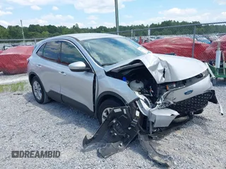 2020 Ford Escape SE z VIN 1FMCU0G64LUA23852, wystawiony jako IAAI lot #42657612 z przebiegiem 41 382 mil mil oraz . Historia ofert i sprzedaży dostępna na DreamBid. Obrazek 1.