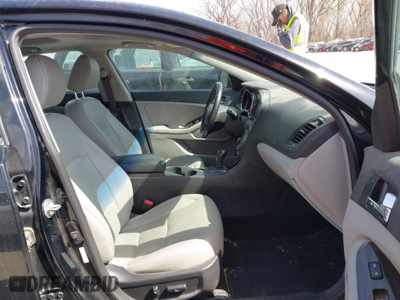 2013 Kia Optima EX z VIN 5XXGN4A7XDG198853, wystawiony jako IAAI lot #41807485 z przebiegiem 87 466 mil mil oraz . Historia ofert i sprzedaży dostępna na DreamBid. Obrazek 5.