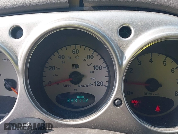 2001 Chrysler PT Cruiser z VIN 3C8FY4BB51T566831, wystawiony jako IAAI lot #42399812 z przebiegiem 339 772 mil mil oraz . Historia ofert i sprzedaży dostępna na DreamBid. Obrazek 7.