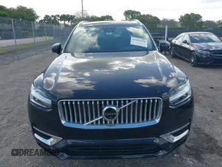 2024 Volvo XC90 Plus с VIN YV4H60LEXR1245014, выставлен на аукционе IAAI как лот 42161764 с пробегом 5 701 миль миль и . История ставок и продаж доступна на DreamBid. Изображение 13.