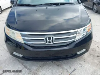 2013 Honda Odyssey Touring with VIN 5FNRL5H92DB003200, listed as a IAAI auction lot 41920237 with 167,483 mi miles. Bid and sale history available at carsss.com. Image 6.