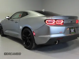 2023 Chevrolet Camaro 1LT z VIN 1G1FA1RS8P0159207, wystawiony jako Copart lot #55298015 z przebiegiem 11 987 mil mil oraz Szkoda całkowita • Salvage title. Historia ofert i sprzedaży dostępna na DreamBid. Obrazek 4.