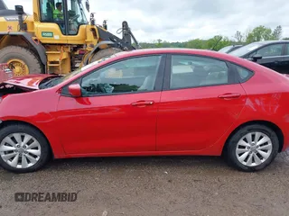 2014 Dodge Dart SXT z VIN 1C3CDFBBXED920516, wystawiony jako IAAI lot #42252949 z przebiegiem 101 566 mil mil oraz . Historia ofert i sprzedaży dostępna na DreamBid. Obrazek 15.