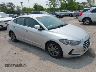 2017 Hyundai Elantra SE z VIN 5NPD84LF7HH030855, wystawiony jako IAAI lot #42408383 z przebiegiem 158 403 mil mil oraz . Historia ofert i sprzedaży dostępna na DreamBid. Obrazek 1.
