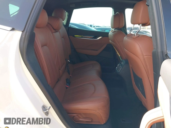 2023 Maserati Levante z VIN ZN661YUM6PX411566, wystawiony jako IAAI lot #41219590 z przebiegiem 24 613 mil mil oraz . Historia ofert i sprzedaży dostępna na DreamBid. Obrazek 8.