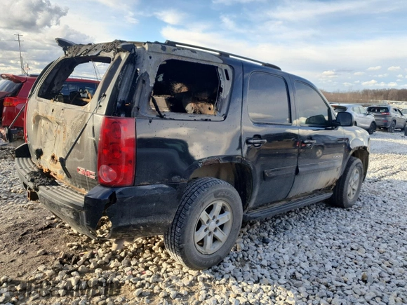 2007 GMC Yukon SLE with VIN 1GKFK13007R331743, listed as a Copart auction lot 81397104 with 0 mi miles and Clean Title. Bid and sale history available at carsss.com. Image 3.