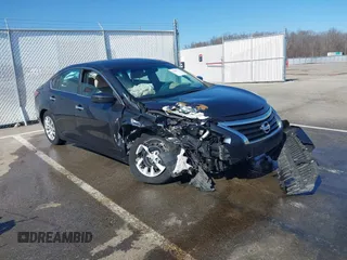 2015 Nissan Altima 2.5 S with VIN 1N4AL3AP0FC465917, listed as a IAAI auction lot 41650721 with 105,357 mi miles. Bid and sale history available at carsss.com. Image 1.