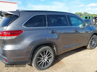 2018 Toyota Highlander SE with VIN 5TDKZRFH4JS548677, listed as a IAAI auction lot 42171321 with 94,205 mi miles and . Bid and sale history available at DreamBid. Image 13.