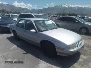 1996 Chevrolet Corsica z VIN 1G1LD5543TY111456, wystawiony jako IAAI lot #36724187 z przebiegiem Nie podano mil oraz . Historia ofert i sprzedaży dostępna na DreamBid. Obrazek 1.