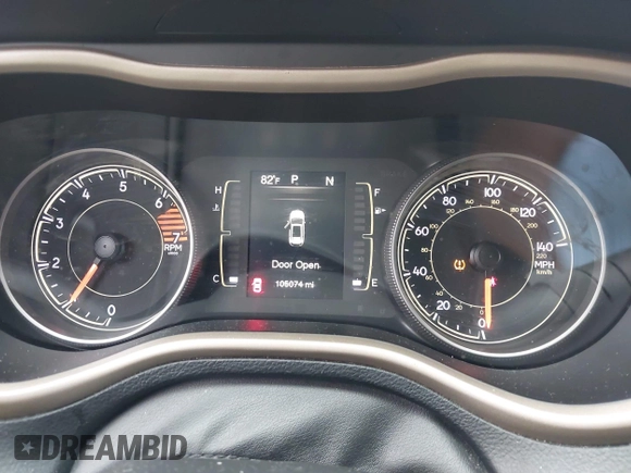 2017 Jeep Cherokee Latitude с VIN 1C4PJLCB1HW640544, выставлен на аукционе IAAI как лот 42470961 с пробегом 105 074 миль миль и . История ставок и продаж доступна на DreamBid. Изображение 7.