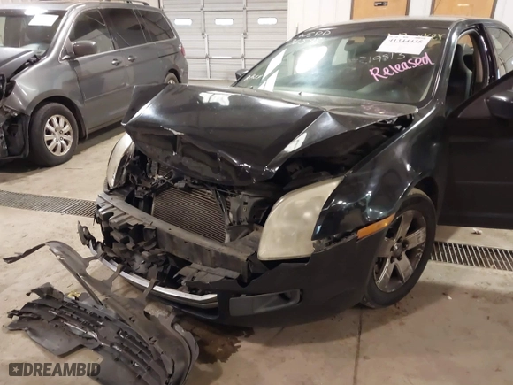 2007 Ford Fusion SE with VIN 3FAHP07Z17R219813, listed as a IAAI auction lot 41344435 with 321,254 mi miles. Bid and sale history available at carsss.com. Image 6.
