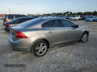 2014 Volvo S60 T5 with VIN YV1612FS5E2290835, listed as a Copart auction lot 50901505 with 121,438 mi miles and Salvage Title. Bid and sale history available at carsss.com. Image 3.