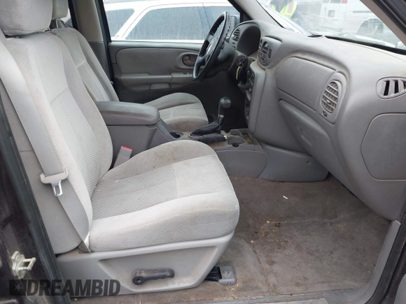 2009 Chevrolet TrailBlazer LT w/2LT with VIN 1GNDT33S892125280, listed as a IAAI auction lot 41899329 with 241,701 mi miles. Bid and sale history available at carsss.com. Image 5.