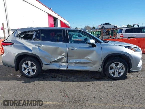 2020 Toyota Highlander LE with VIN 5TDBZRBH0LS045947, listed as a IAAI auction lot 41489923 with 81,946 mi miles and . Bid and sale history available at DreamBid. Image 13.