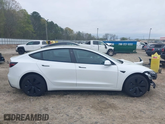 2024 Tesla Model 3 z VIN 5YJ3E1EA5RF732502, wystawiony jako IAAI lot #41871400 z przebiegiem 15 715 mil mil oraz . Historia ofert i sprzedaży dostępna na DreamBid. Obrazek 14.