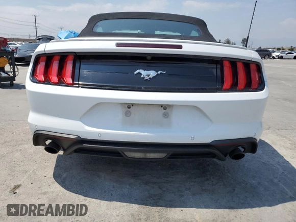 2022 Ford Mustang EcoBoost z VIN 1FATP8UHXN5101943, wystawiony jako Copart lot #55605855 z przebiegiem 62 839 mil mil oraz Szkoda całkowita • Salvage title. Historia ofert i sprzedaży dostępna na DreamBid. Obrazek 6.