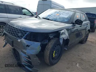 2018 Land Rover Range Rover Velar R-Dynamic SE z VIN SALYL2RX0JA758835, wystawiony jako IAAI lot #41417635 z przebiegiem 84 212 mil mil oraz . Historia ofert i sprzedaży dostępna na DreamBid. Obrazek 2.