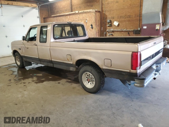 1993 Ford F-150 with VIN 1FTEX15NXPKB04599, listed as a Copart auction lot 56181044 with 212,148 mi miles and Clean Title. Bid and sale history available at carsss.com. Image 2.