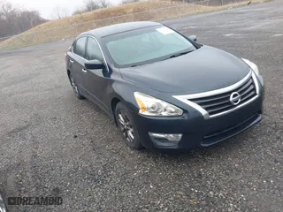 2015 Nissan Altima 2.5 SV with VIN 1N4AL3AP2FC575108, listed as a IAAI auction lot 41842932 with 184,766 mi miles. Bid and sale history available at carsss.com. Image 1.
