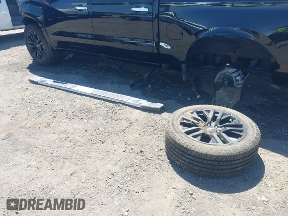 2024 Chevrolet Silverado 1500 LTZ with VIN 2GCUDGED7R1152966, listed as a IAAI auction lot 42037717 with 13,609 mi miles and . Bid and sale history available at DreamBid. Image 12.