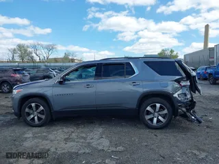 2020 Chevrolet Traverse LT Leather with VIN 1GNEVHKW4LJ252184, listed as a IAAI auction lot 41960976 with 51,421 mi miles. Bid and sale history available at carsss.com. Image 15.