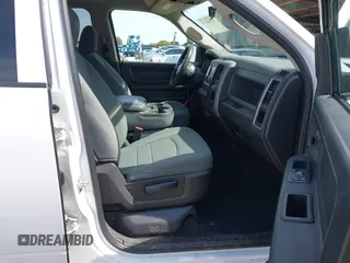 2018 Ram 1500 Tradesman z VIN 1C6RR6FG3JS341748, wystawiony jako IAAI lot #41764375 z przebiegiem 181 986 mil mil oraz . Historia ofert i sprzedaży dostępna na DreamBid. Obrazek 5.