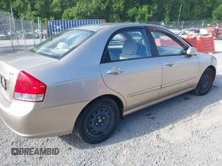 2008 Kia Spectra EX z VIN KNAFE122785581489, wystawiony jako IAAI lot #42550982 z przebiegiem 121 489 mil mil oraz . Historia ofert i sprzedaży dostępna na DreamBid. Obrazek 4.