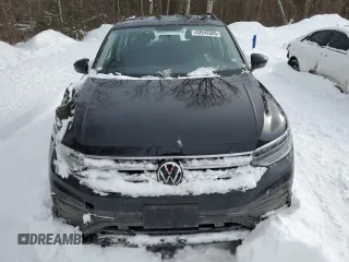 2022 Volkswagen Tiguan S z VIN 3VV0B7AX5NM132255, wystawiony jako Copart lot #43942605 z przebiegiem 90 460 mil mil oraz Tytuł czysty. Historia ofert i sprzedaży dostępna na DreamBid. Obrazek 5.