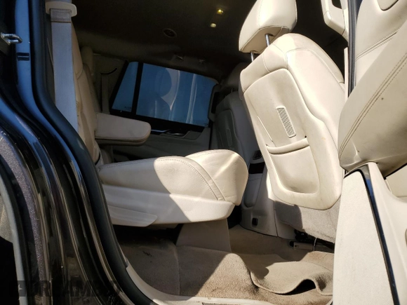 2018 Cadillac Escalade Luxury z VIN 1GYS3BKJXJR138217, wystawiony jako Copart lot #86212934 z przebiegiem Nie podano mil oraz Szkody całkowita. Historia ofert i sprzedaży dostępna na DreamBid. Obrazek 12.