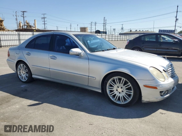 2008 Mercedes-Benz E 350 Luxury z VIN WDBUF56X08B230590, wystawiony jako Copart lot #58949345 z przebiegiem 179 449 mil mil oraz Szkoda całkowita • Salvage title. Historia ofert i sprzedaży dostępna na DreamBid. Obrazek 4.