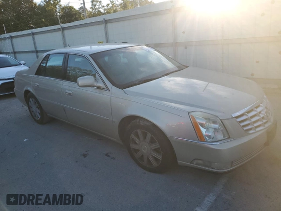 2007 Cadillac DTS V8 z VIN 1G6KD57Y77U125427, wystawiony jako Copart lot #82278094 z przebiegiem 117 812 mil mil oraz Czysty tytuł • Clean title. Historia ofert i sprzedaży dostępna na DreamBid. Obrazek 4.