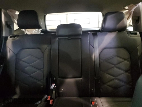 2024 Volkswagen Atlas SE with VIN 1V2HR2CA0RC598335, listed as a Copart auction lot 44820295 with 4,621 mi miles and Salvage title. Bid and sale history available at DreamBid. Image 10.