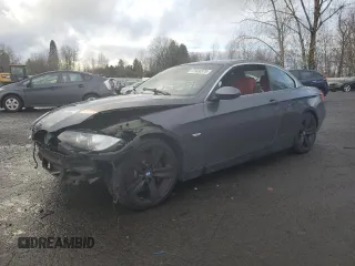 2008 BMW 3 Series 335i z VIN WBAWL735X8PX57957, wystawiony jako Copart lot #41424375 z przebiegiem Nie podano mil oraz Szkoda całkowita • Salvage title. Historia ofert i sprzedaży dostępna na DreamBid. Obrazek 1.