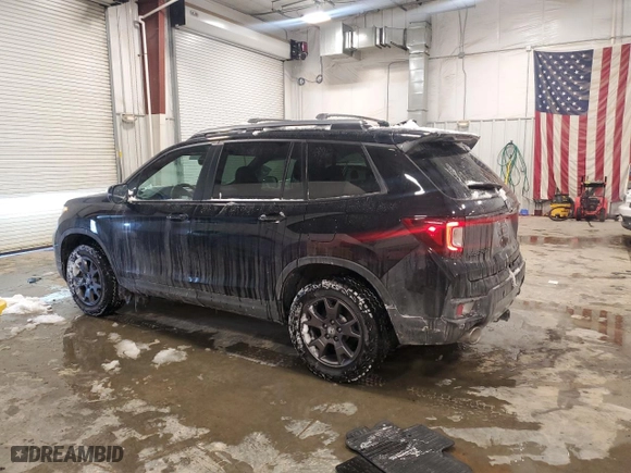 2024 Honda Passport TrailSport with VIN 5FNYF8H67RB000522, listed as a Copart auction lot 45747505 with 28,103 mi miles and Salvage Title. Bid and sale history available at carsss.com. Image 2.