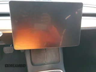 2023 Tesla Model 3 z VIN 5YJ3E1EA3PF501496, wystawiony jako Copart lot #46518735 z przebiegiem Nie podano mil oraz Nie do naprawy • Non repairable. Historia ofert i sprzedaży dostępna na DreamBid. Obrazek 9.