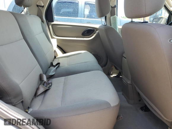 2004 Ford Escape with VIN 1FMCU02184KB21677, listed as a Copart auction lot 58401445 with 102,508 mi miles and Salvage title. Bid and sale history available at DreamBid. Image 11.